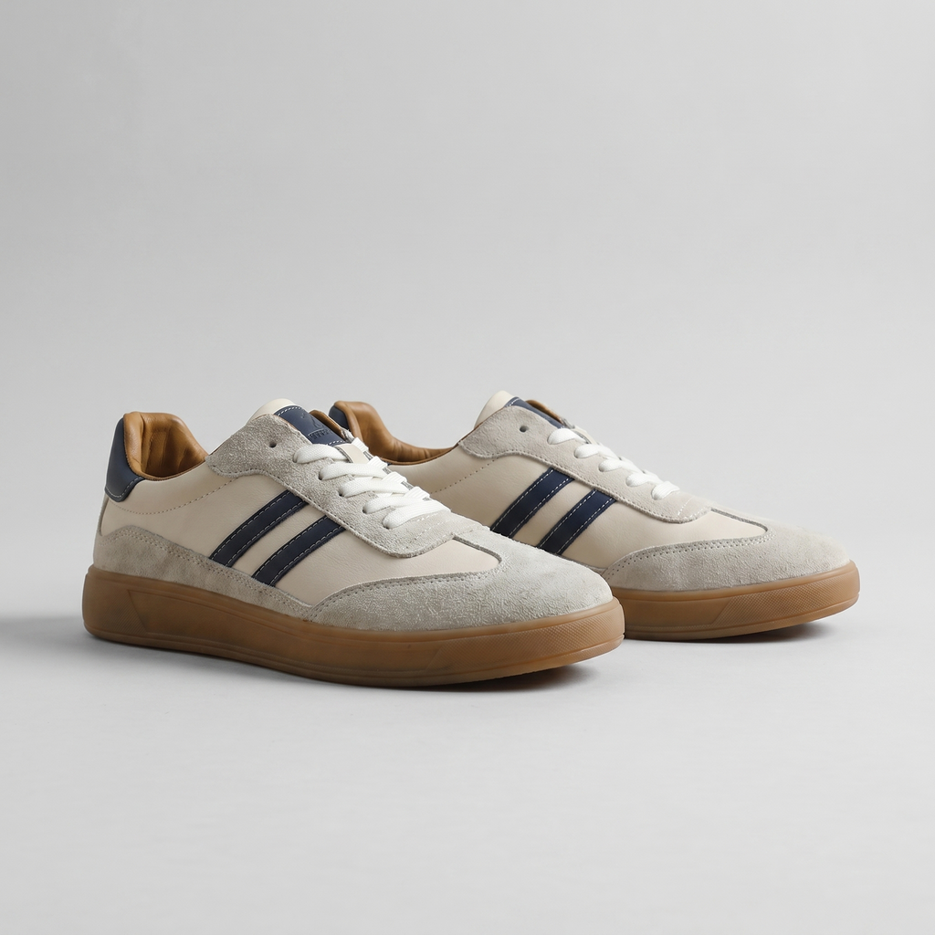Round Toe Low-Top Sneakers with Contrast Stripes